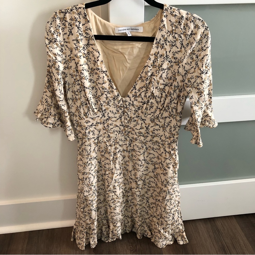 Cupcakes & Cashmere Roxbury Dress Medium
